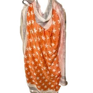 Old Navy Flag Wrap /Scarf -50x50 white /orange /gray , NWT , polyester